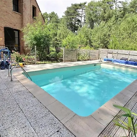 Annonce Professionnelle. Jolie Maison De 4 Avec Piscine Exterieur, A Proximite De La Plage, Pour 8 A 1 Villa