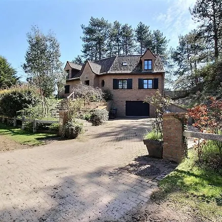 Annonce Professionnelle. Jolie Maison De 4 Avec Piscine Exterieur, A Proximite De La Plage, Pour 8 A 1 *