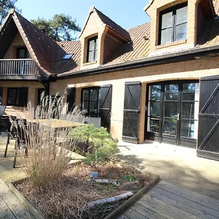 Villa Annonce Professionnelle. Jolie Maison De 4 Avec Piscine Exterieur, A Proximite De La Plage, Pour 8 A 1 *