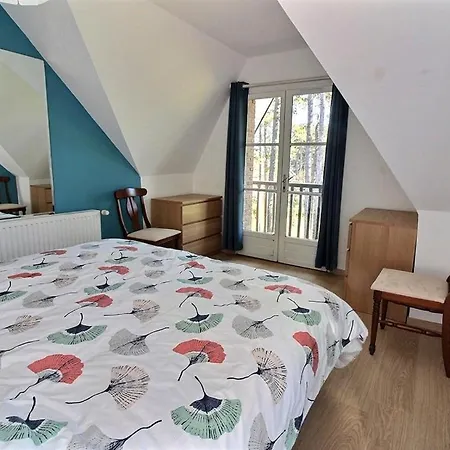 Annonce Professionnelle. Jolie Maison De 4 Avec Piscine Exterieur, A Proximite De La Plage, Pour 8 A 1 * Hardelot-Plage